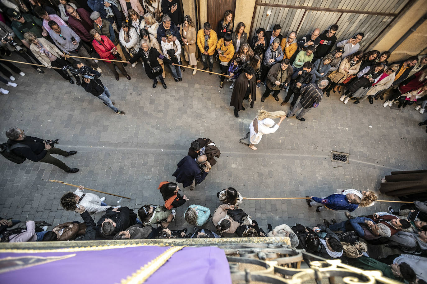 Miles de personas acuden a los Picaos de San Vicente de la Sonsierra