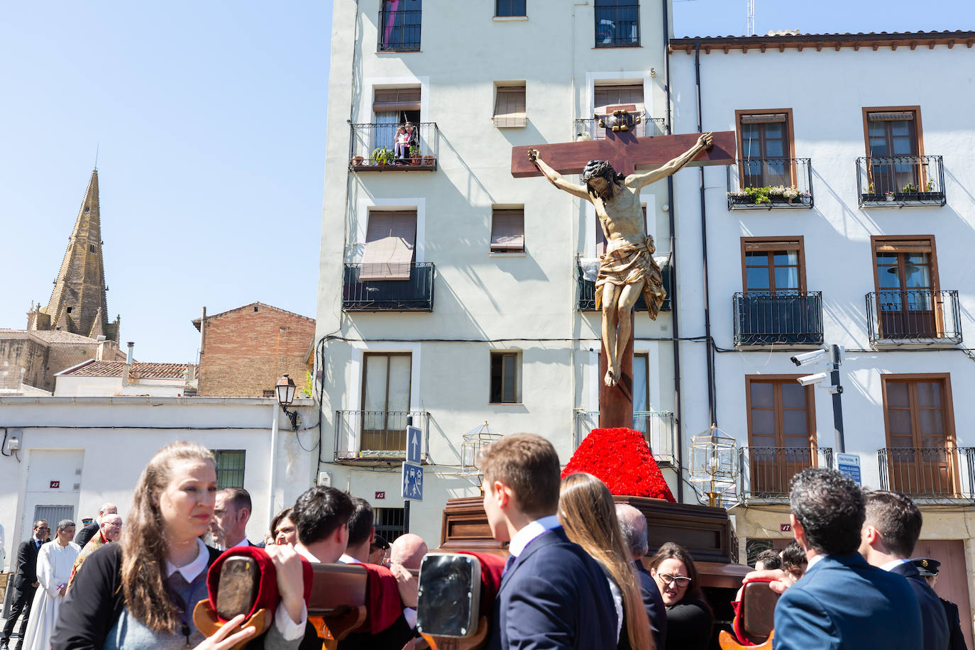 Emoción ante el Santo Cristo de las Ánimas