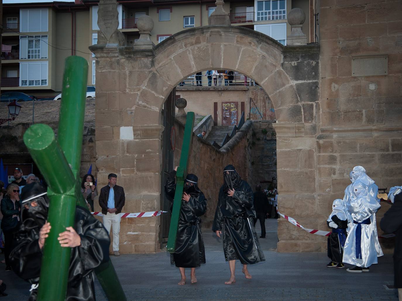 Imagen secundaria 1 - La procesiones se multiplican en toda La Rioja
