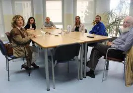 Los representantes de las entidades del CERMI Rioja que han viajado al Sáhara en una reunión previa.