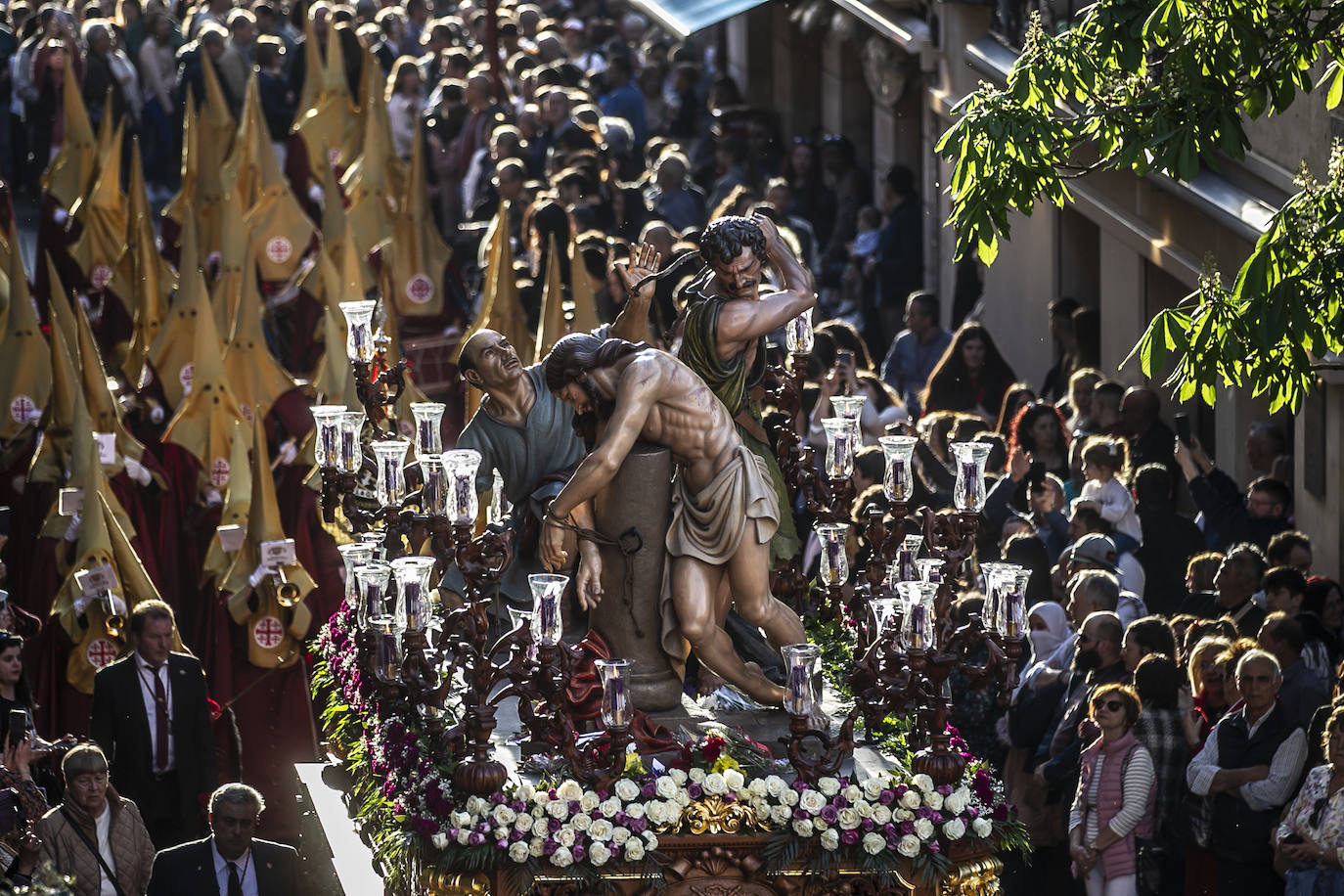 La procesión del Santo Entierro llena Logroño