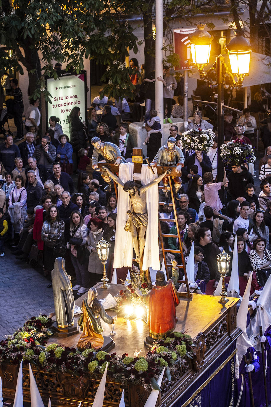 La procesión del Santo Entierro llena Logroño