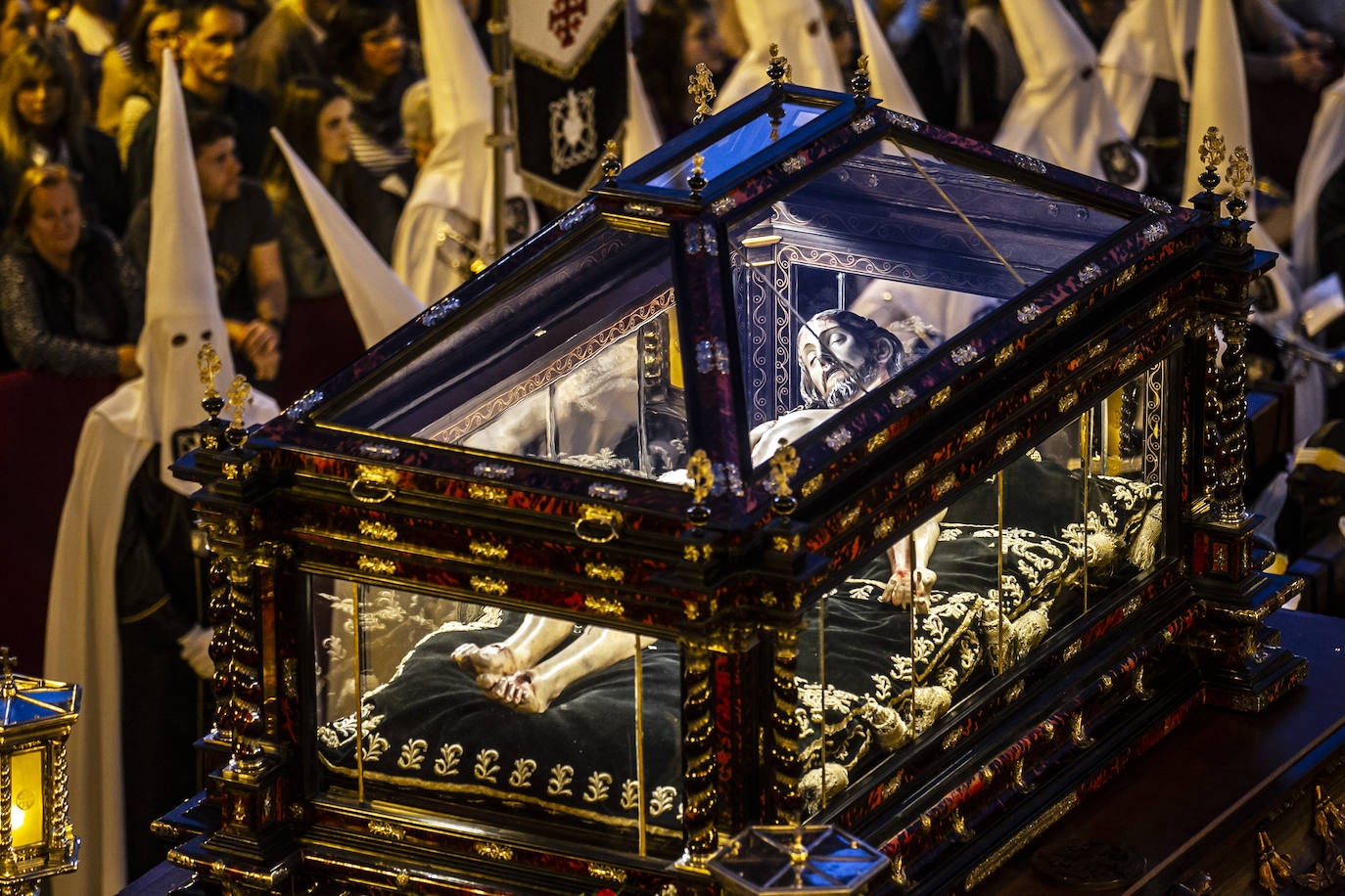 La procesión del Santo Entierro llena Logroño