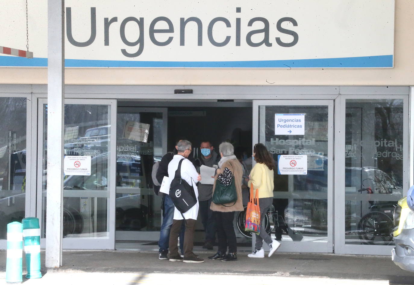 Entrada al servicio de Urgencias del San Pedro.