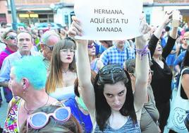 Protesta en Logroño por la primera decisión judicial del caso de La Manada de Pamplona en 2016.