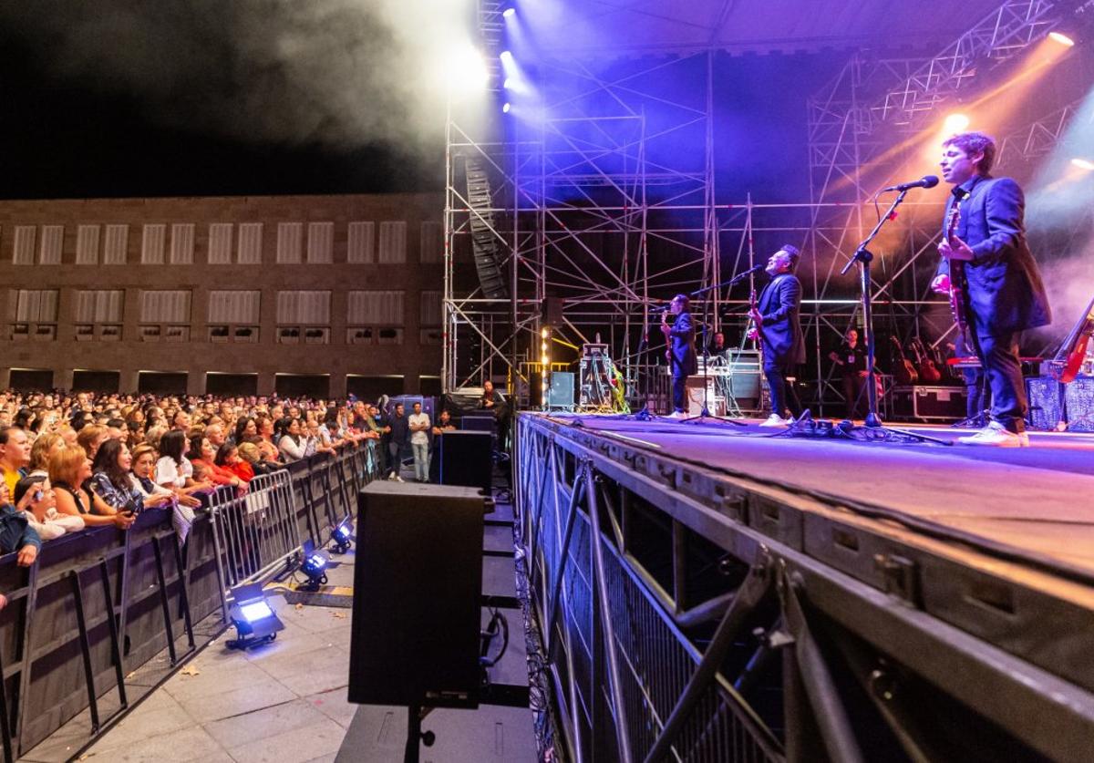 Café Quijano protagonizó uno de los conciertos del año pasado en la plaza del Ayuntamiento.