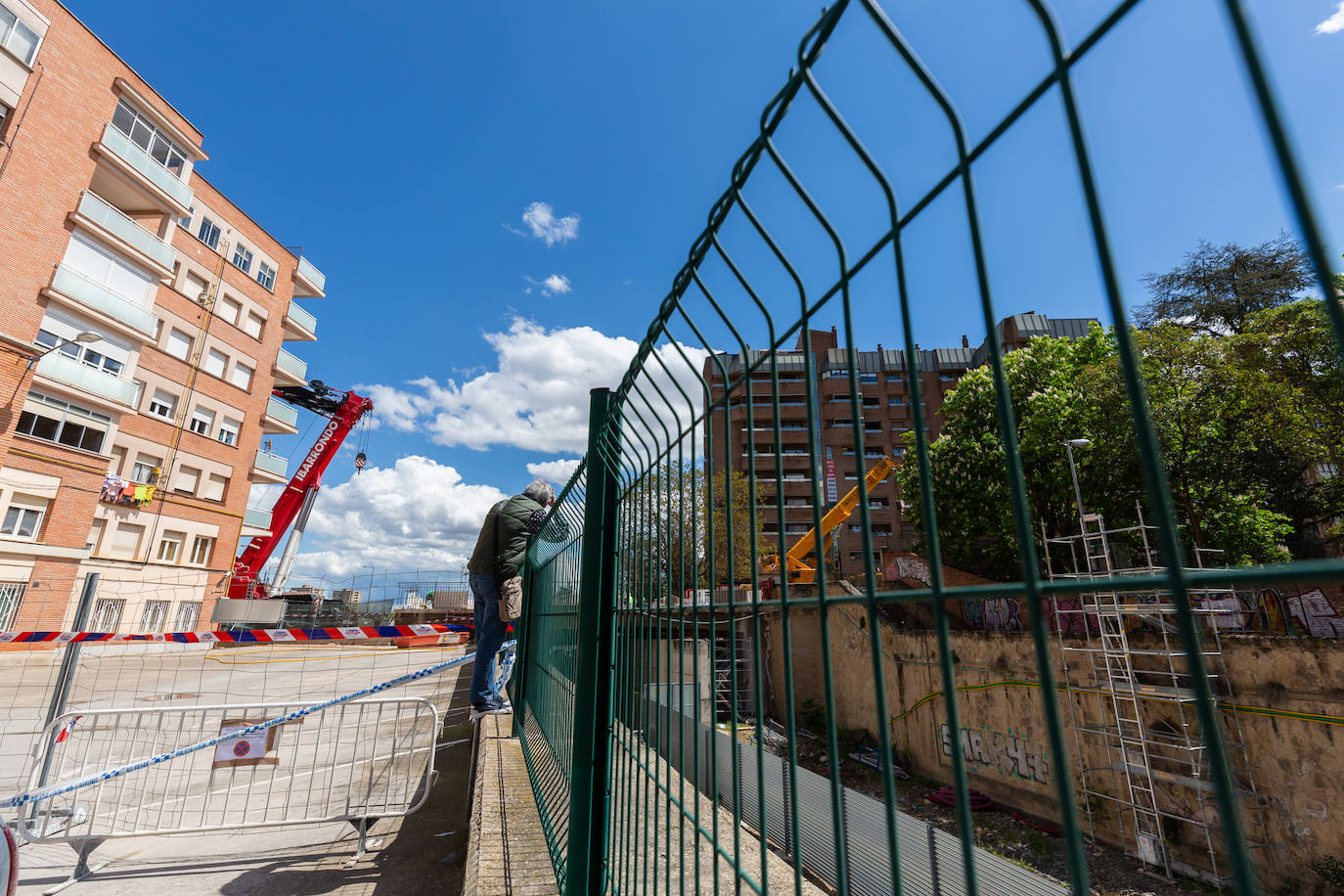 Con la mirada puesta en el puente de Vara de Rey