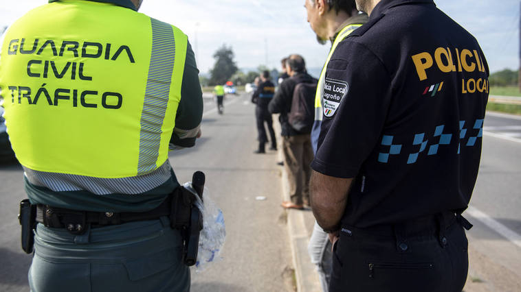 Agentes de la Guardia Civil han participado con los agentes de la Policía Local.