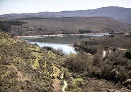 Imagen del embalse González Lacasa de este mes de abril.