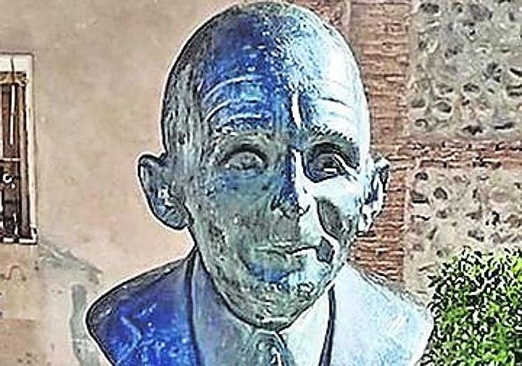 Busto dedicado a Gutiérrez Achútegui.