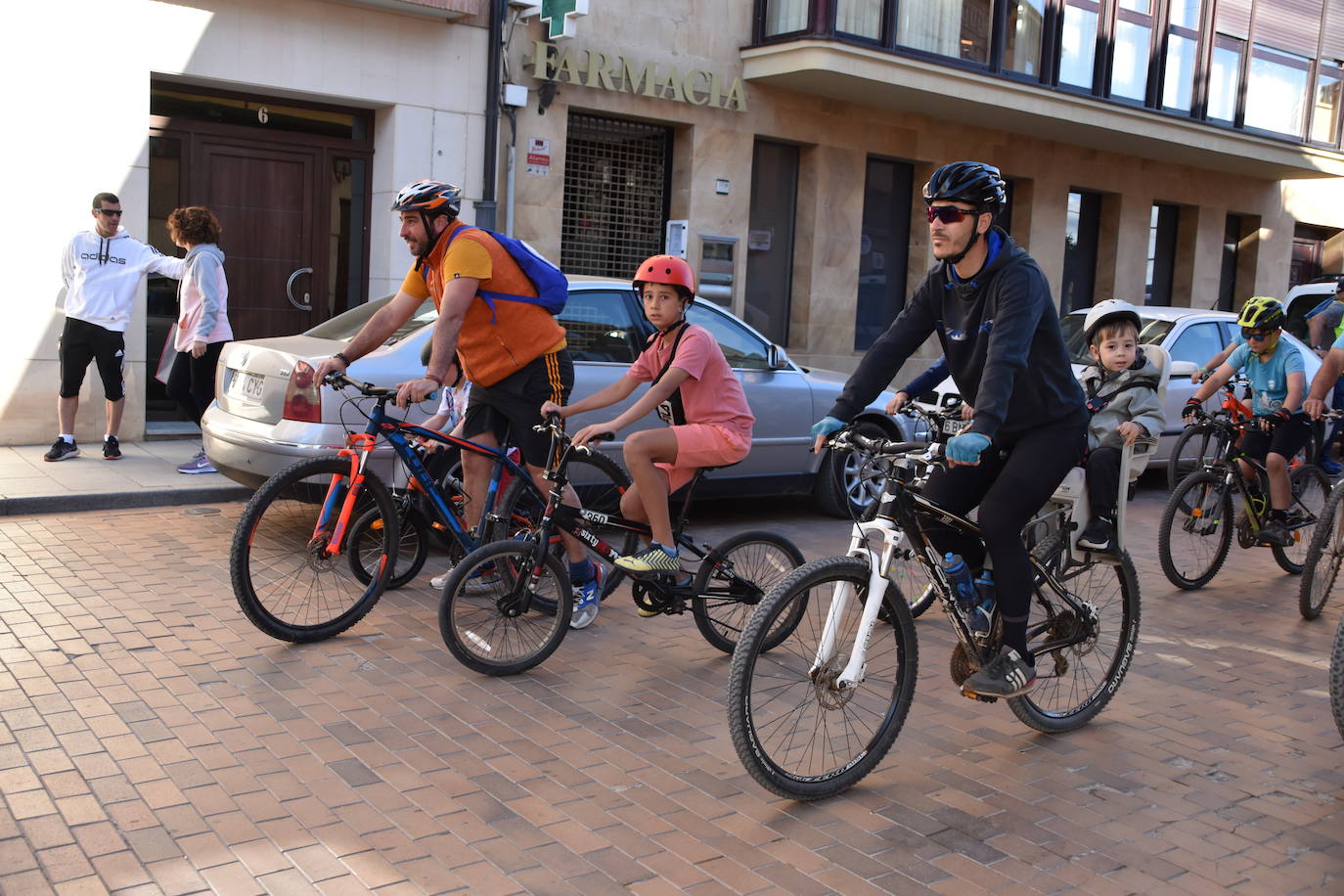 Aldeanueva, entre bicicletas y pochas