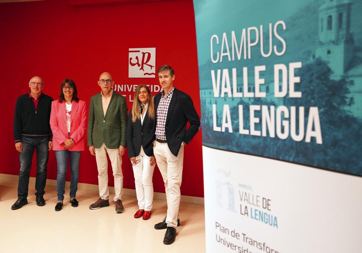 Miguel Ángel Muro (i), Cristina Flores, Juan Carlos Ayala, Aurora Martínez y Carlos Villar Flor.