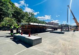 Las piezas de la estructura de la pasarela se encuentran desde este jueves en Haro.