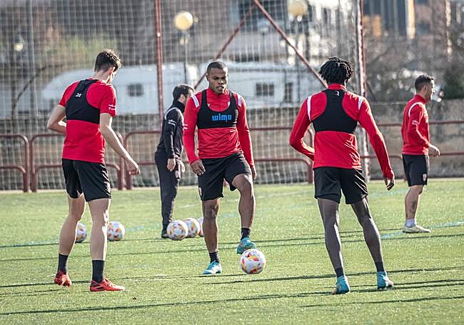Vinicius, con el balón. Uno de los grandes fiascos.