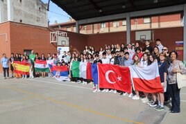 La comunidad educativa de La Salle-El Pilar dio la bienvenida a alumnos y profesores de los seis países.