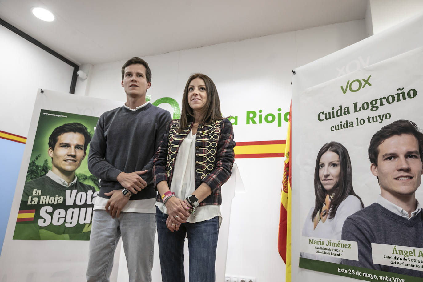 Ángel Alda y María Jiménez, en la sede del partido.