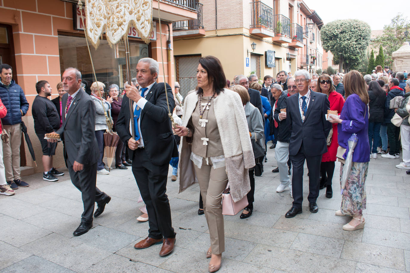 La procesión de las doncellas en Santo Domingo