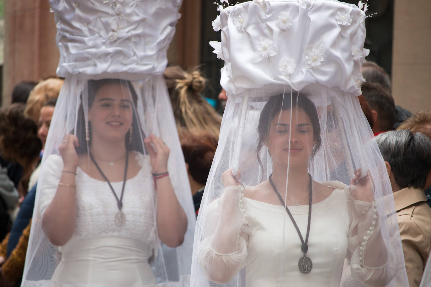 La procesión de las doncellas en Santo Domingo