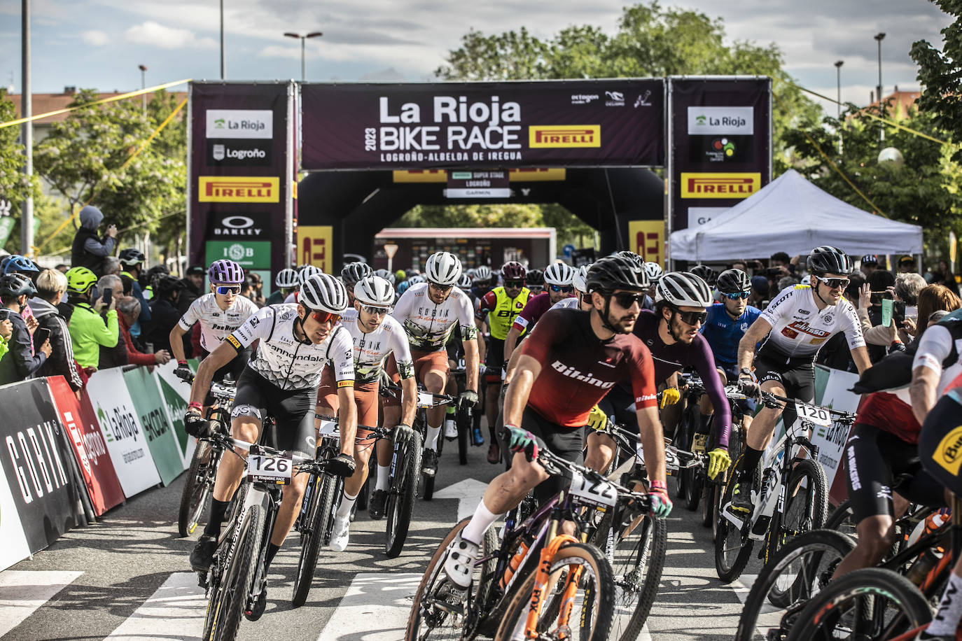 Las imágenes de la segunda etapa de La Rioja Bike Race