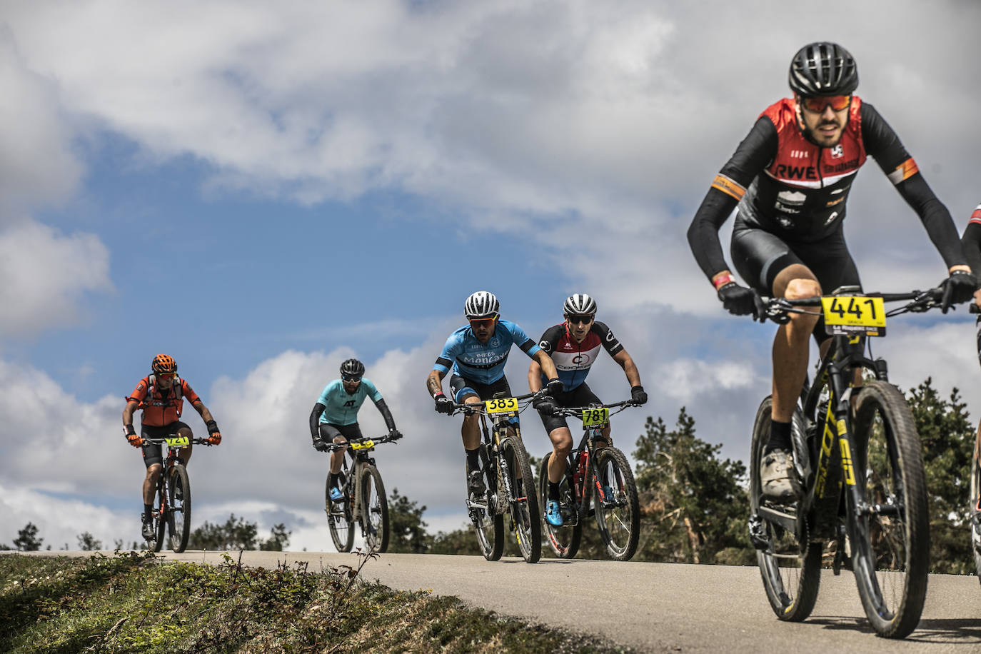 Las imágenes de la segunda etapa de La Rioja Bike Race