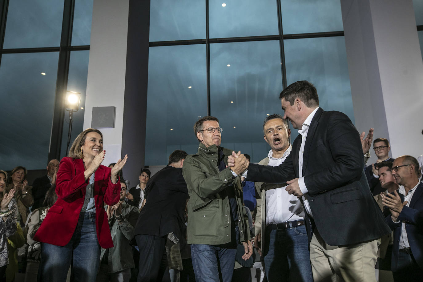 Mitin de Feijóo en Riojafórum