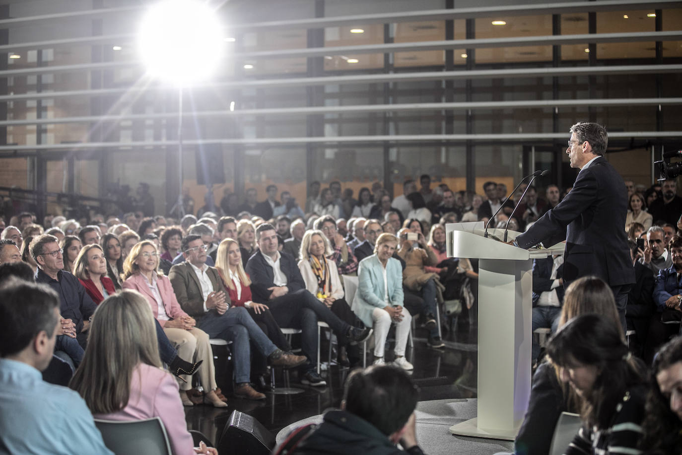 Mitin de Feijóo en Riojafórum