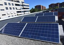 Placas solares, en un edificio de Logroño.