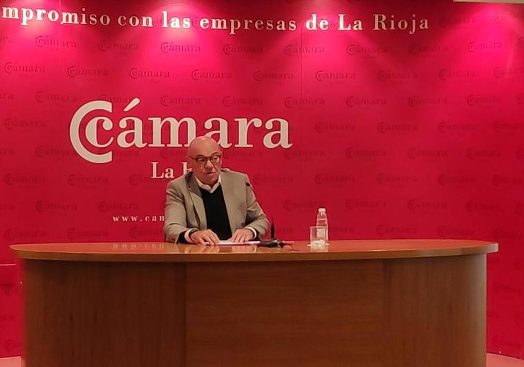 García-Calzada, durante la rueda de prensa que ha ofrecido esta mañana en la Cámara de Comercio.