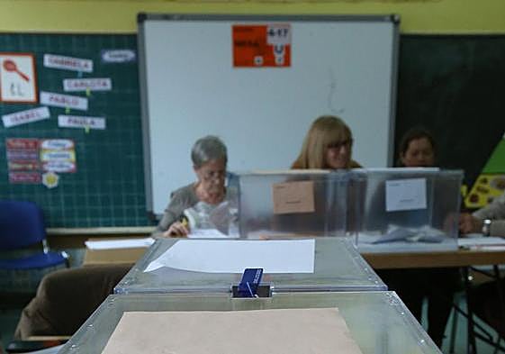 Mesa electoral en Logroño.