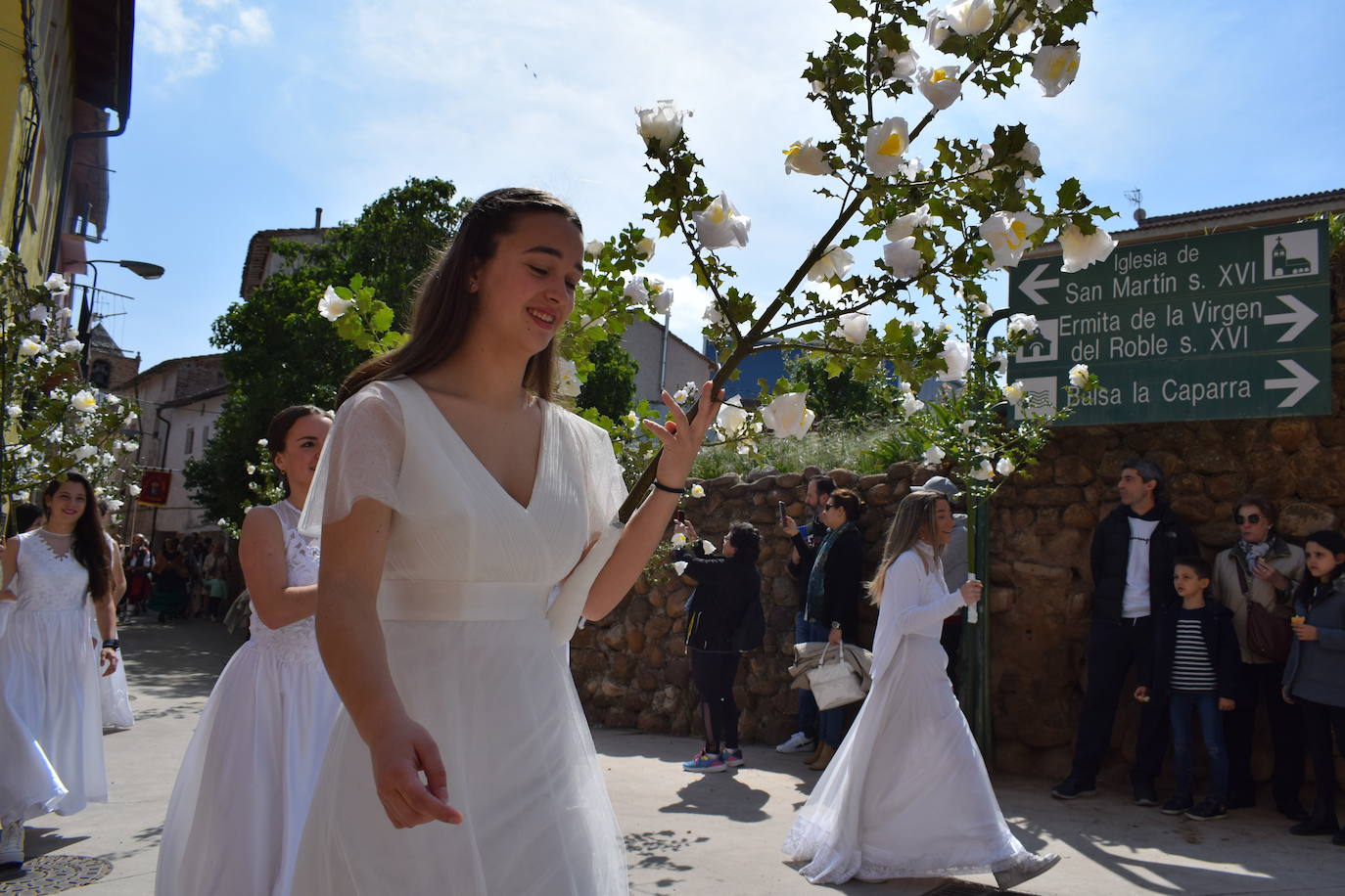 Las doncellas de Sorzano regresan a la Virgen del Roble