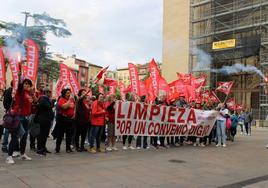 El sector de la limpieza se manifestó en la tarde del jueves ante la FER.