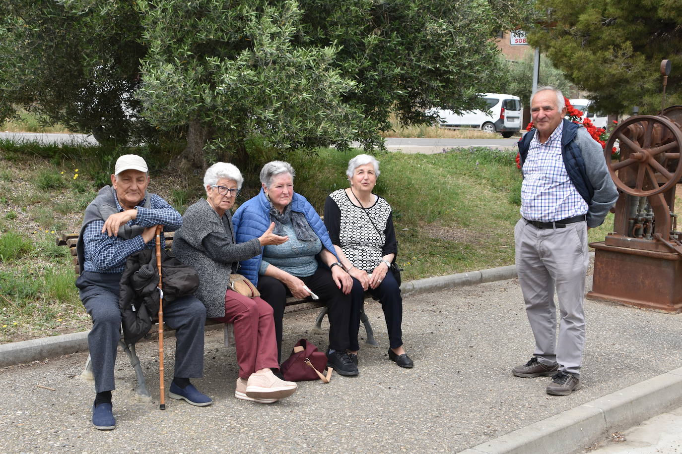 Reparto de tostadas por San Isidro, en Igea