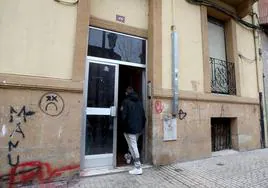 La presunta violación grupal tuvo lugar en el portal 16 de Avenida de Navarra.