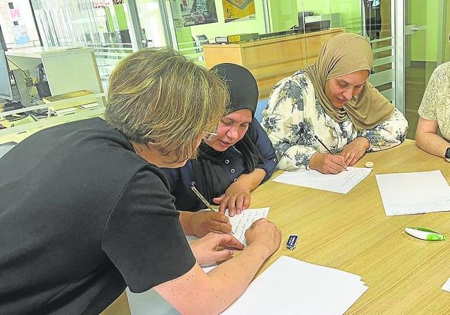 Las clases cuentan con alumnas de varias nacionalidades.