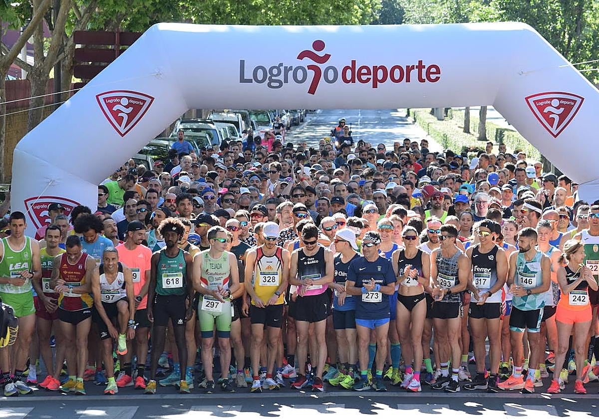 Los atletas esperan el pistoletazo de salida en la prueba del año pasado.