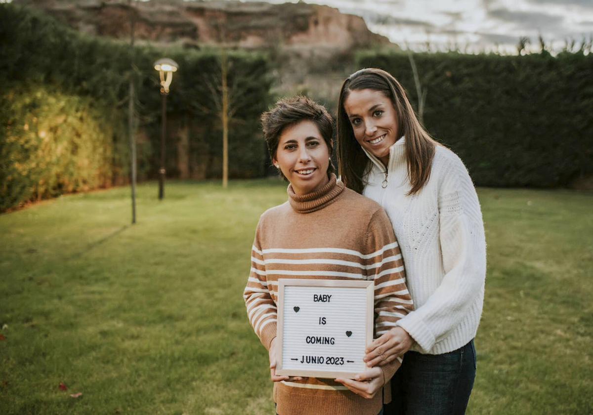 Carla Suárez y Olga García, cuando anunciaron que iban a ser madres.