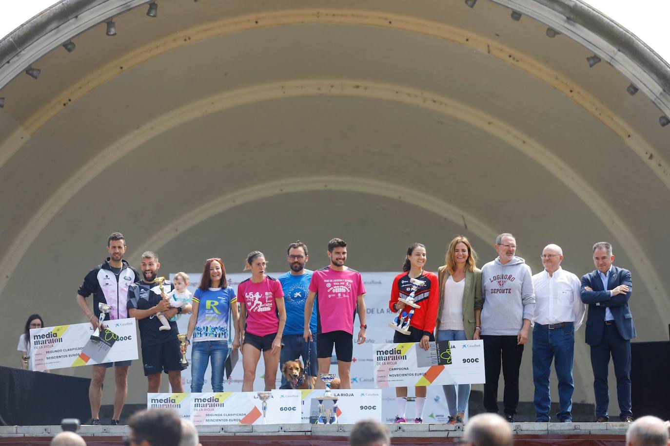 Entrega de premios a los ganadores de la Media Maratón