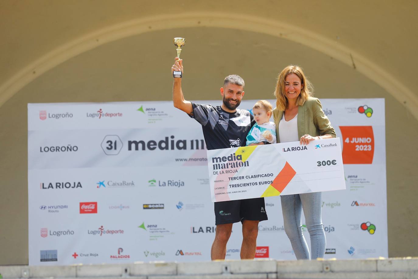 Entrega de premios a los ganadores de la Media Maratón