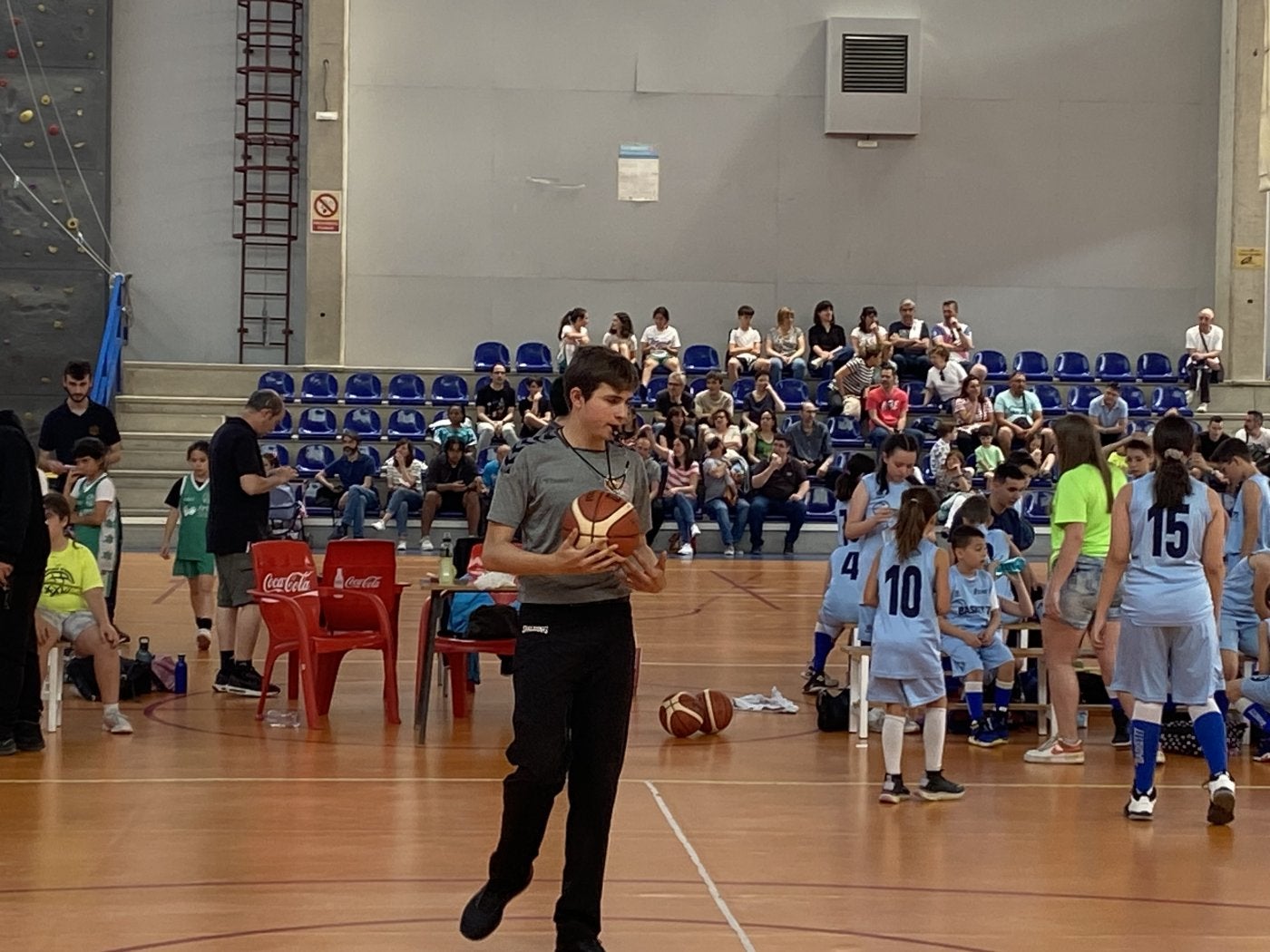 Adrián Álvarez, durante su actividad como árbitro.