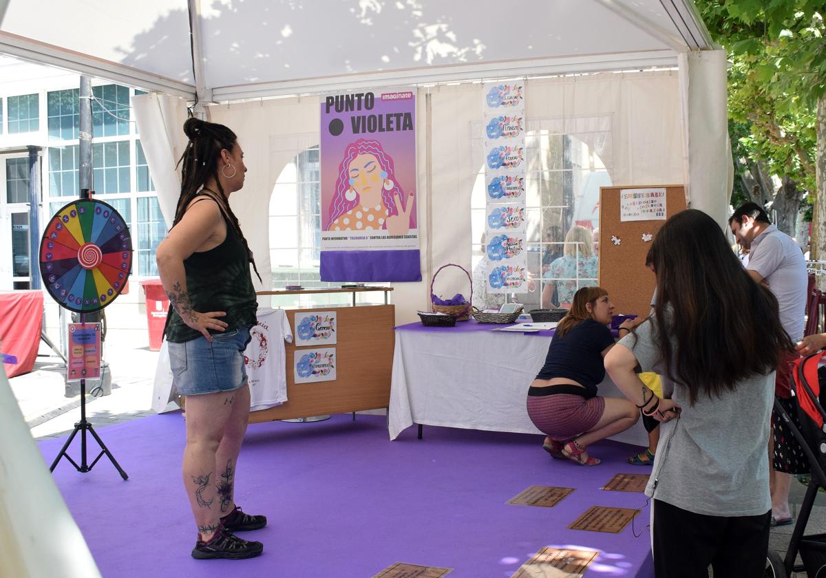 Punto Violeta instalado en año pasado en la calle Once de Junio