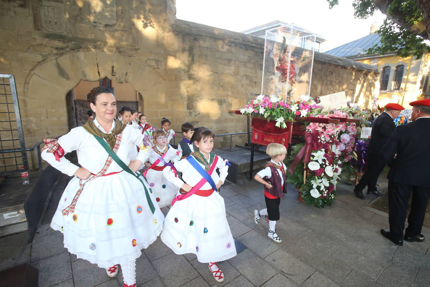 Ofrenda floral a San Bernabé