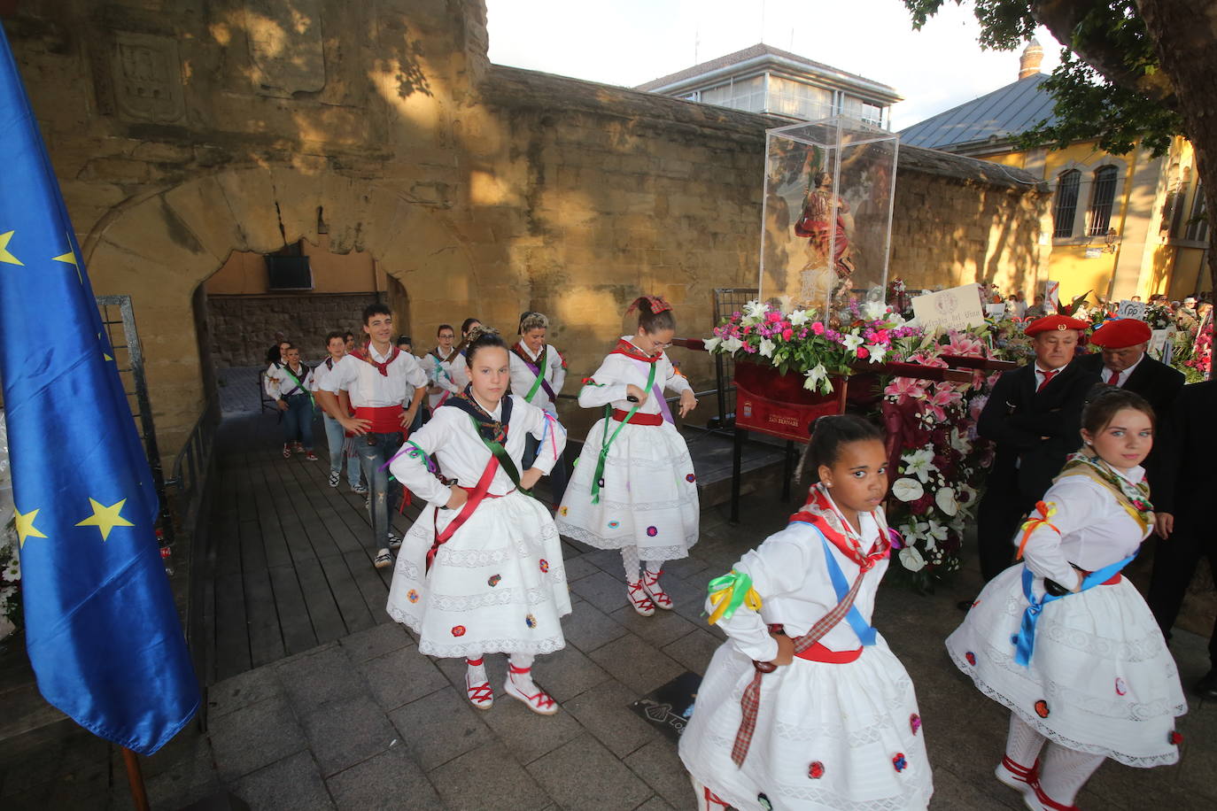 Ofrenda floral a San Bernabé