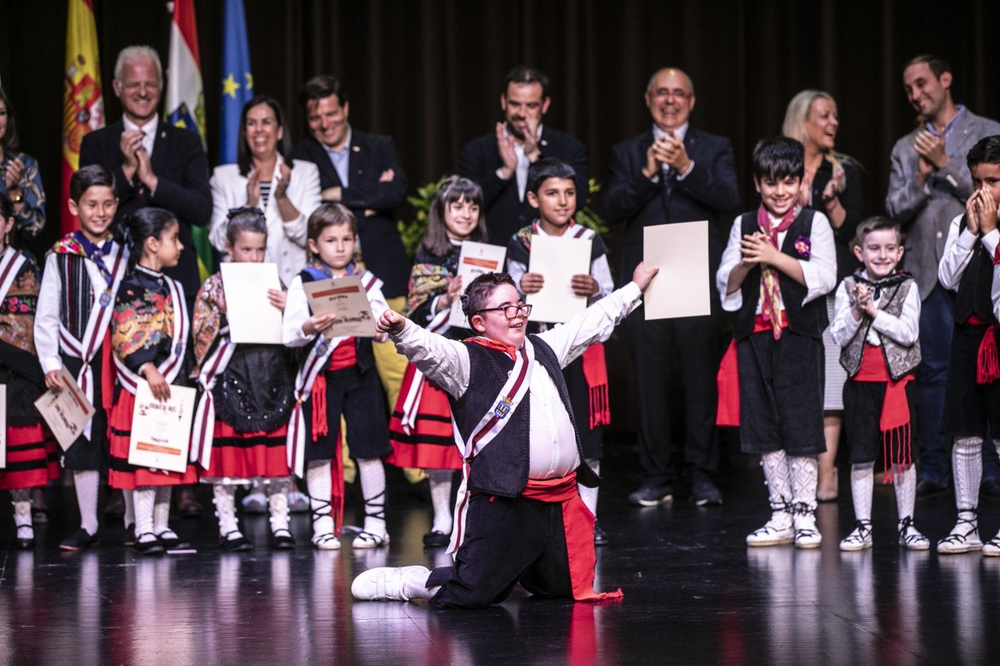 Recepción a los niños y niñas representantes de la ciudad