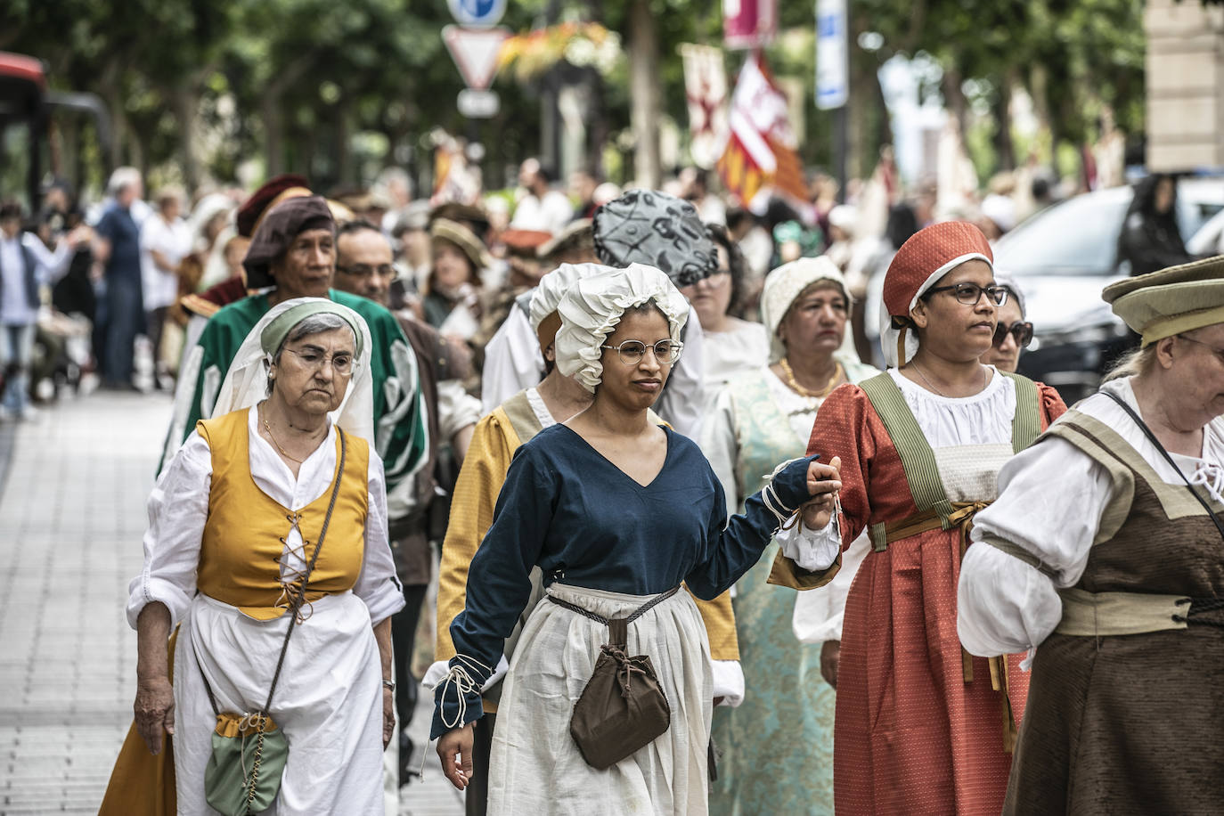 Llegada de Carlos V y entrega de la flor de lis