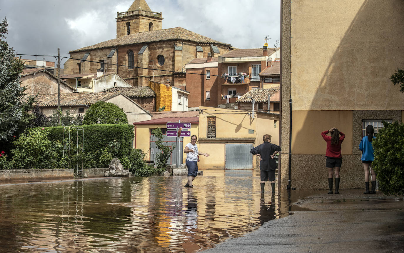 Los vecinos de Uruñuela limpian las calles