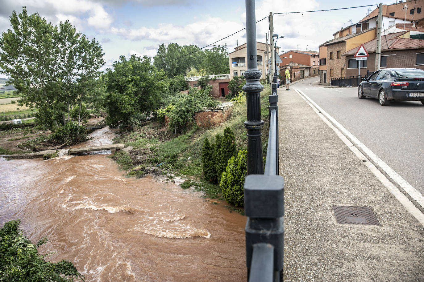 Los vecinos de Uruñuela limpian las calles