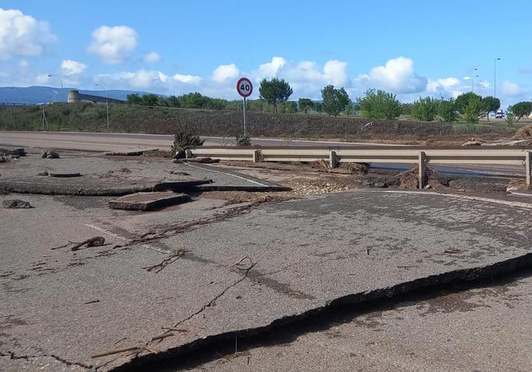 Daños en el polígono Lentiscares de Navarrete