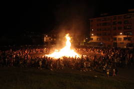 Calahorra disfruta con las hogueras de San Juan