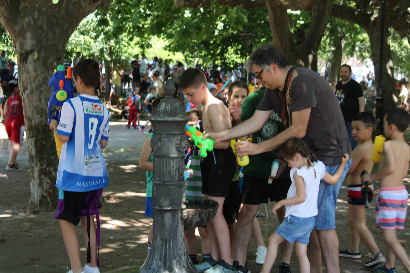 Chiquivueltas y guerra de agua en las fiestas de Nájera