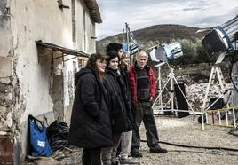 Isabel Coixet y varios actores durante el rodaje de 'Un amor'.